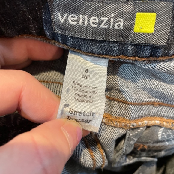 Women size 22 - 5 Venezia Boho Wide Leg Hippie Jeans- back pockets with button - Picture 5 of 5